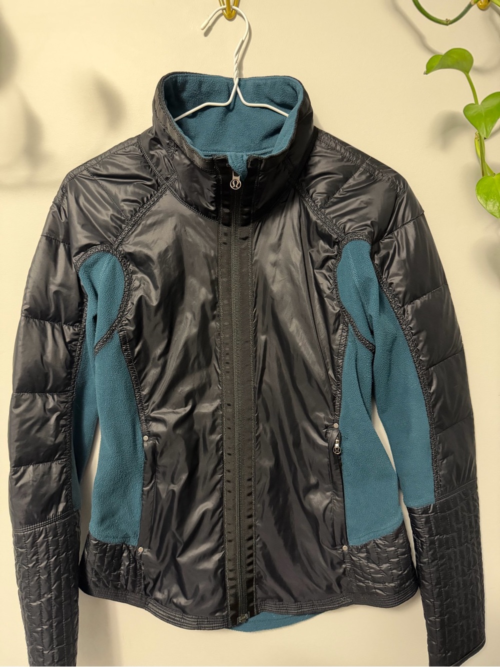 Lululemon Running Jacket - Picture 7 of 8